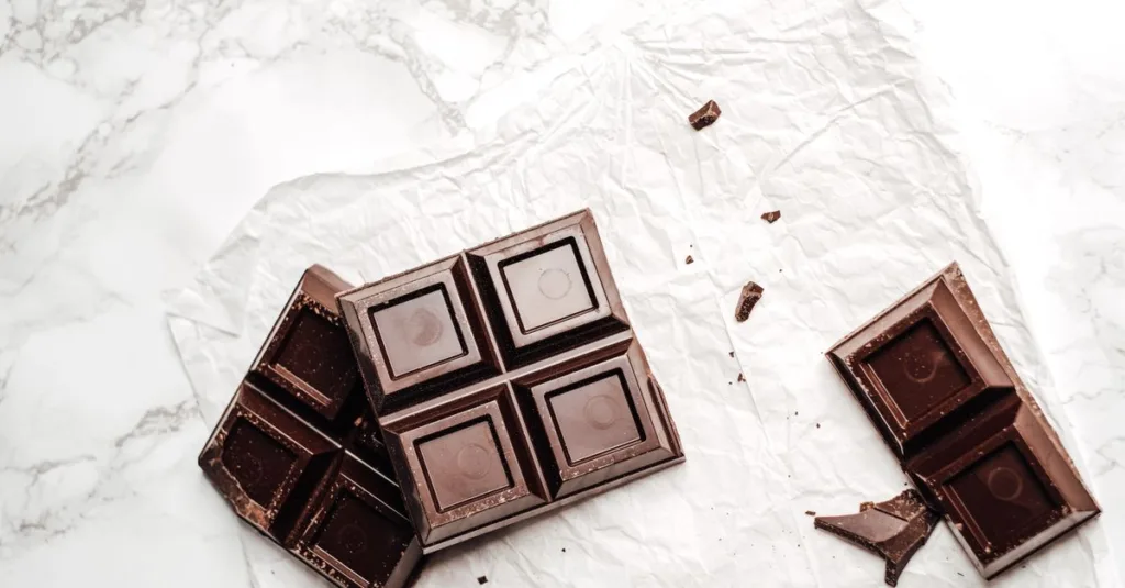 découvrez l'art du chocolate blooming : quand le chocolat révèle ses cristaux blancs pour une texture et un goût uniques.