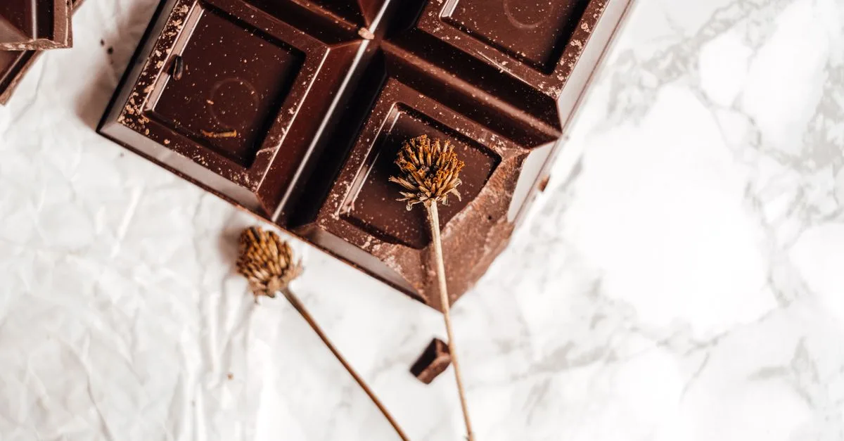 découvrez le phénomène du chocolate blooming : pourquoi le chocolat blanchit et comment préserver sa texture et sa saveur intactes.
