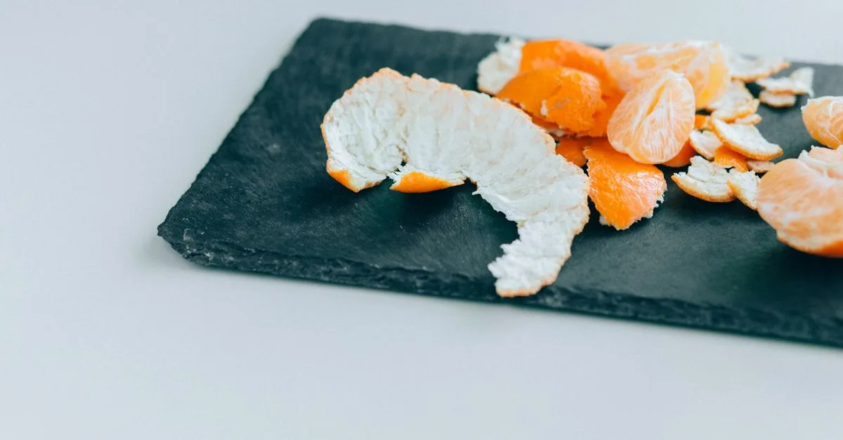 revêtez vos créations gourmandes d'une fine couche de zeste d'orange enrobée de chocolat, pour une saveur fruitée et gourmande unique.