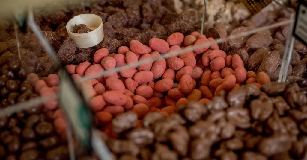 découvrez notre enrobage à base d'écorce d'orange au chocolat, une gourmandise alliant la fraîcheur de l'orange à la douceur du chocolat pour une expérience sensorielle unique.