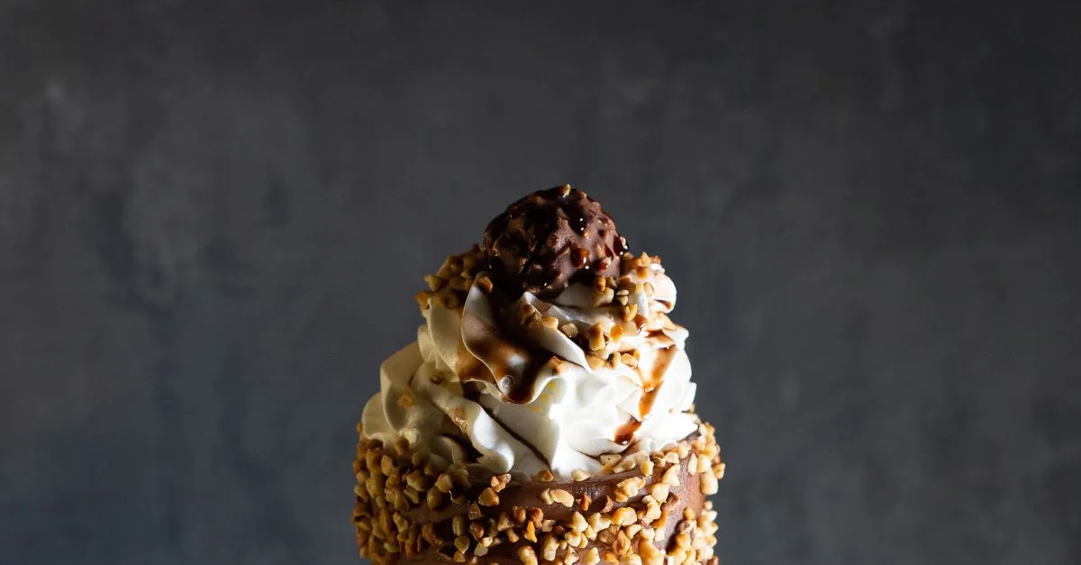 découvrez notre crème fouettée légère et onctueuse, idéale pour sublimer vos desserts et boissons favorites.