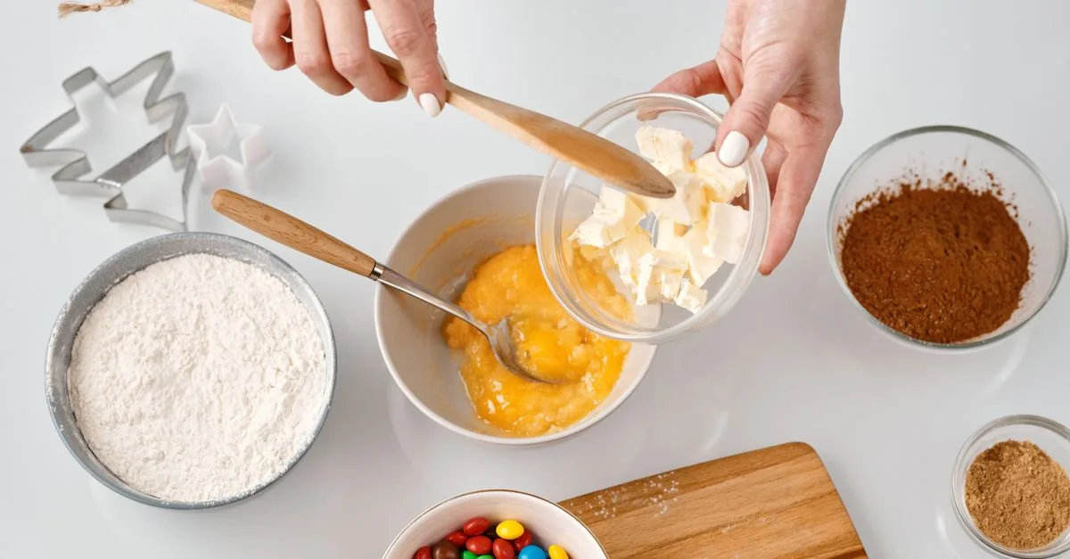 découvrez le processus de séparation du beurre, une étape clé pour obtenir un beurre purifié et de haute qualité, utilisé en cuisine et en pâtisserie.