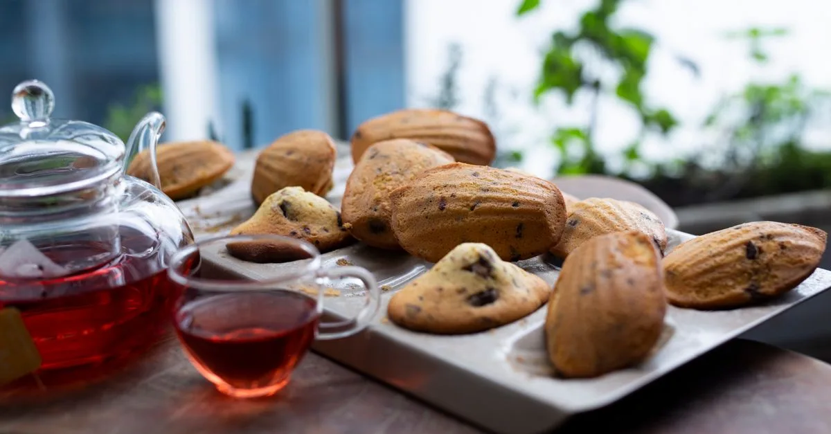 découvrez nos madeleines sèches, légères et croustillantes, parfaites pour accompagner votre café ou thé. un délice français traditionnel à savourer à tout moment.