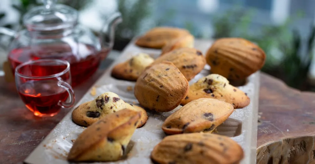 découvrez nos délicieuses madeleines sèches, parfaites pour une pause gourmande légère et croustillante. idéales avec un thé ou un café.