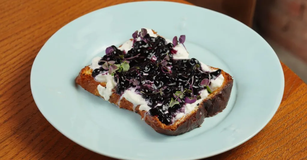 découvrez une brioche moelleuse et filante, facile à effilocher et parfaite à partager au petit-déjeuner ou au goûter.
